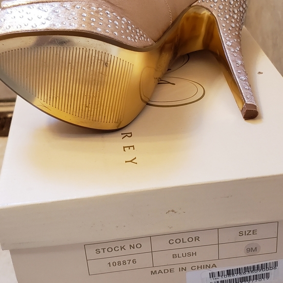 COPY - Size 9 Mariah Carey heels-Blush color - Picture 3 of 3